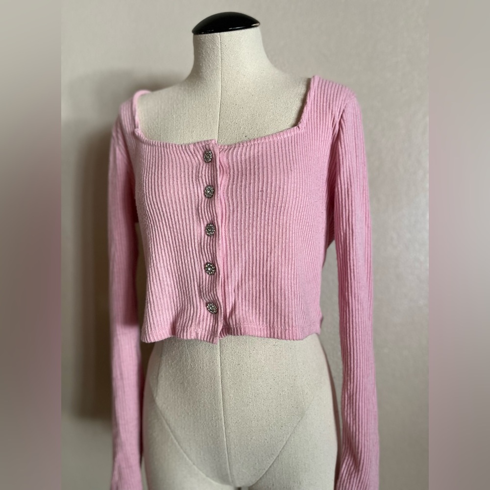 Bubblegum pink long sleeve crop top